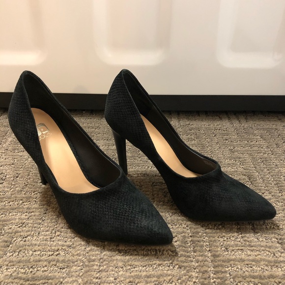 NWB Joe’s Jeans Suede Pumps - Picture 2 of 3